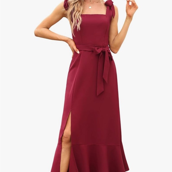 Dresses & Skirts - Elegant Burgundy Sleeveless Dress